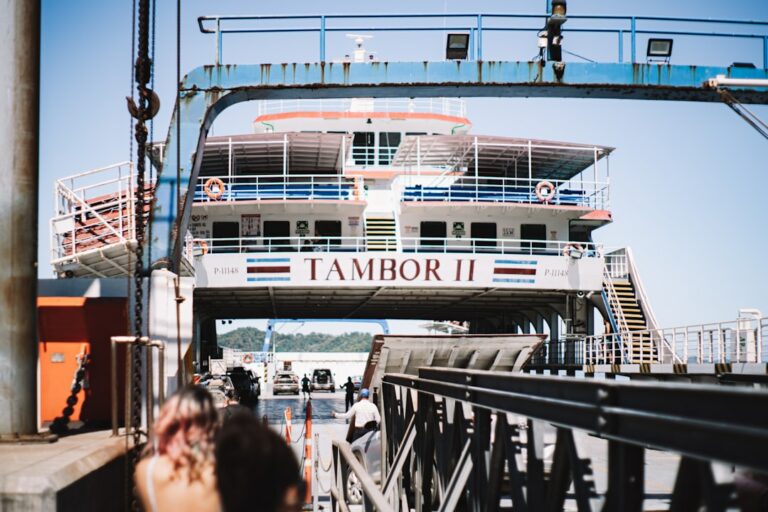 Photo Ferry boarding